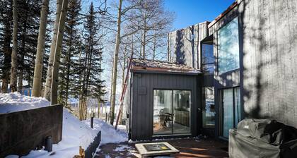 Mt CB Home | Perfect for Large Groups | 6 Bedrooms | Indoor & Outdoor Hot Tubs