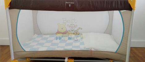 1 chambre, fer et planche Ă repasser, Wi-Fi gratuit, draps fournis