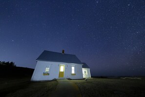 Exterior - Whalesback Cottage, on the ocean with access to Peggys Cove Preservation Area (Indian Harbour)