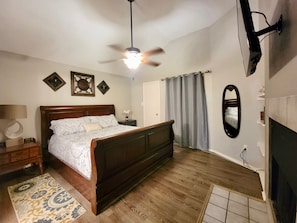 3 slaapkamers, een strijkplank/strijkijzer, gratis wifi, beddengoed