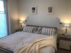 2 عدّة غرف نوم وسرير سفر وواي فاي