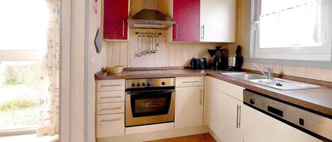 Fridge, oven, dishwasher