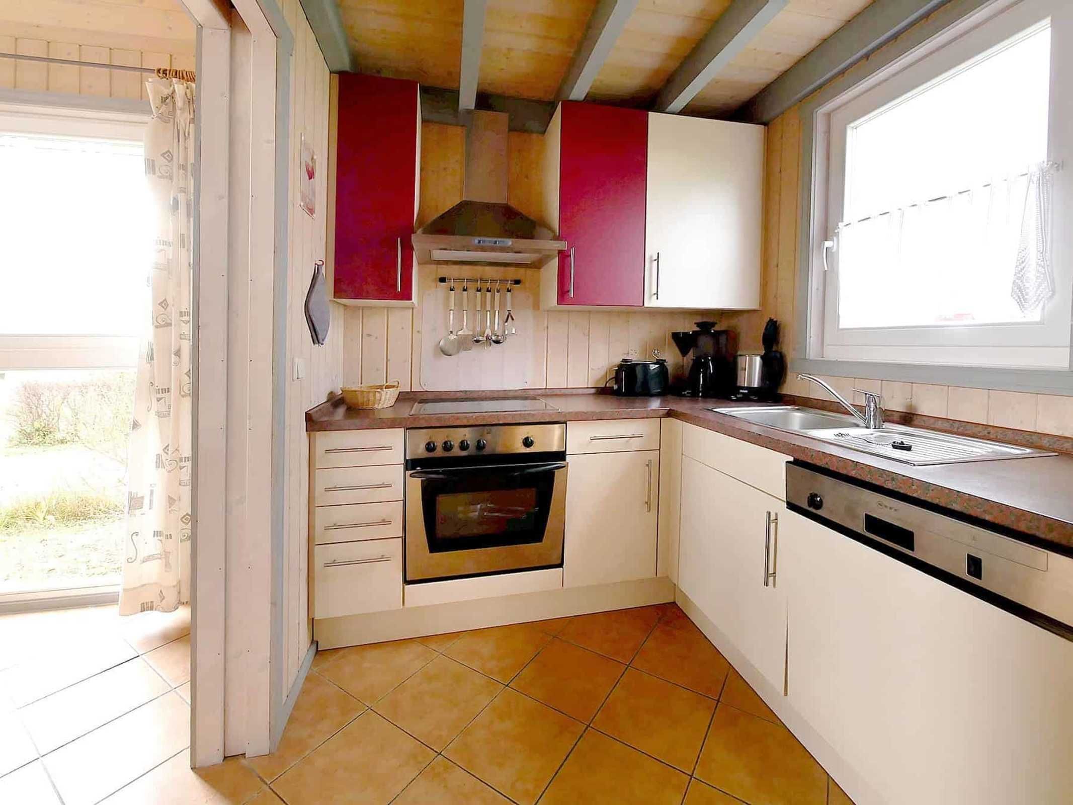 Kylskåp, ugn och diskmaskin