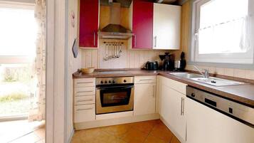 Fridge, oven, dishwasher