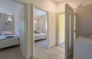 2 عدّة غرف نوم وواي فاي مجانًا وملاءات أسرّة