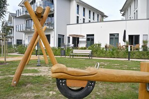 Unclassified image, 4 of 18, button