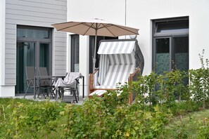 Unclassified image, 5 of 18, button