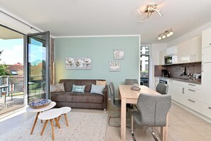 Televisión y chimenea 