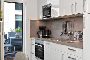 Kühlschrank, Mikrowelle, Ofen, Geschirrspüler