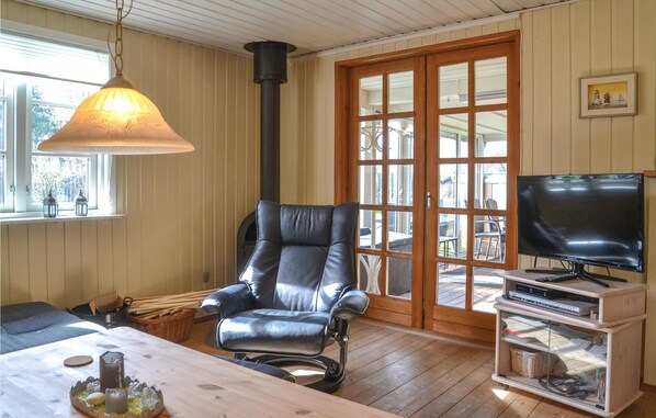 TV, fireplace, DVD player - 3 bedroom nice home in Sunds (Sunds)