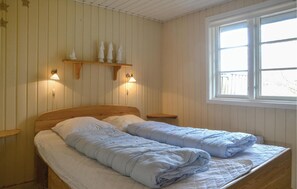 3 bedrooms, travel crib, free WiFi