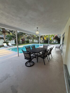 Outdoor dining