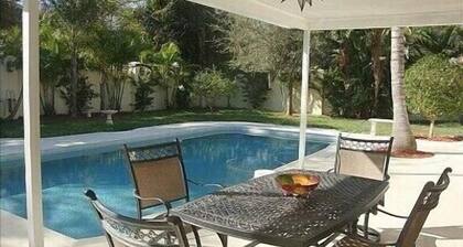Island Living, Within Walking Distance To Beach Restaraunts Shops Parks Marina