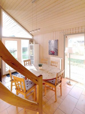 Unclassified image, 3 of 10, button - Seerose incl. additional costs at Ferienpark Scharmützelsee - Ferienpark (Wendisch Rietz)