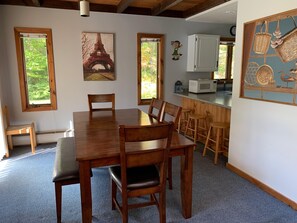 Dining - Renovated Townhouse at Peaceful Suntec, Shuttle to Mount Snow. Hot Tub! (West Dover)