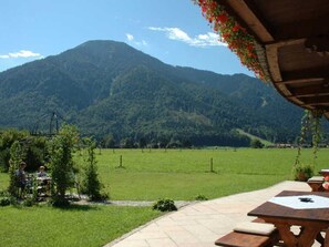 Outdoor dining - Single room Rottach-Egern - Gästehaus Webermohof (Rottach-Egern)