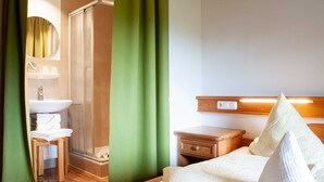 1 bedroom, in-room safe, desk, WiFi