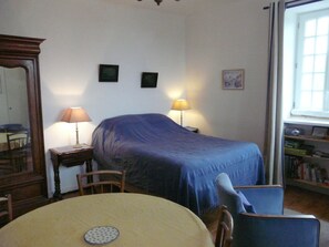 1 Schlafzimmer, Bügeleisen/Bügelbrett, kostenloses WLAN, Bettwäsche