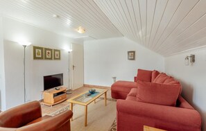 TV - Stunning home in Njivice with WiFi (Njivice)