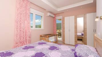 3 bedrooms, free WiFi, bed sheets