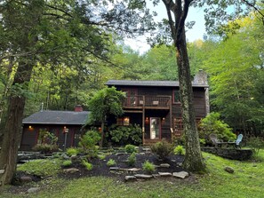 Exterior - Beautiful, Tranquil Woodstock Mountain House in the Middle of 4 Wooded Acres (Woodstock)