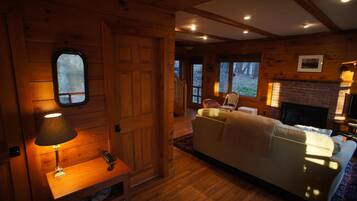 TV, fireplace, DVD player, ping pong