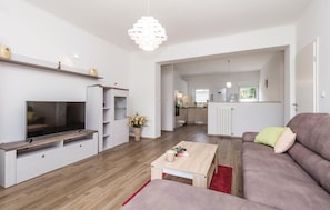 TV - 3 bedroom lovely apartment in Jurdani (Jurdani)