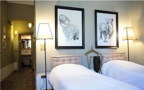 3 bedrooms, desk, iron/ironing board, WiFi