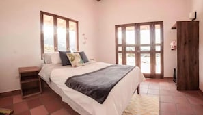 3 Schlafzimmer, kostenloses WLAN, Bettwäsche, Rollstuhlgeeignet