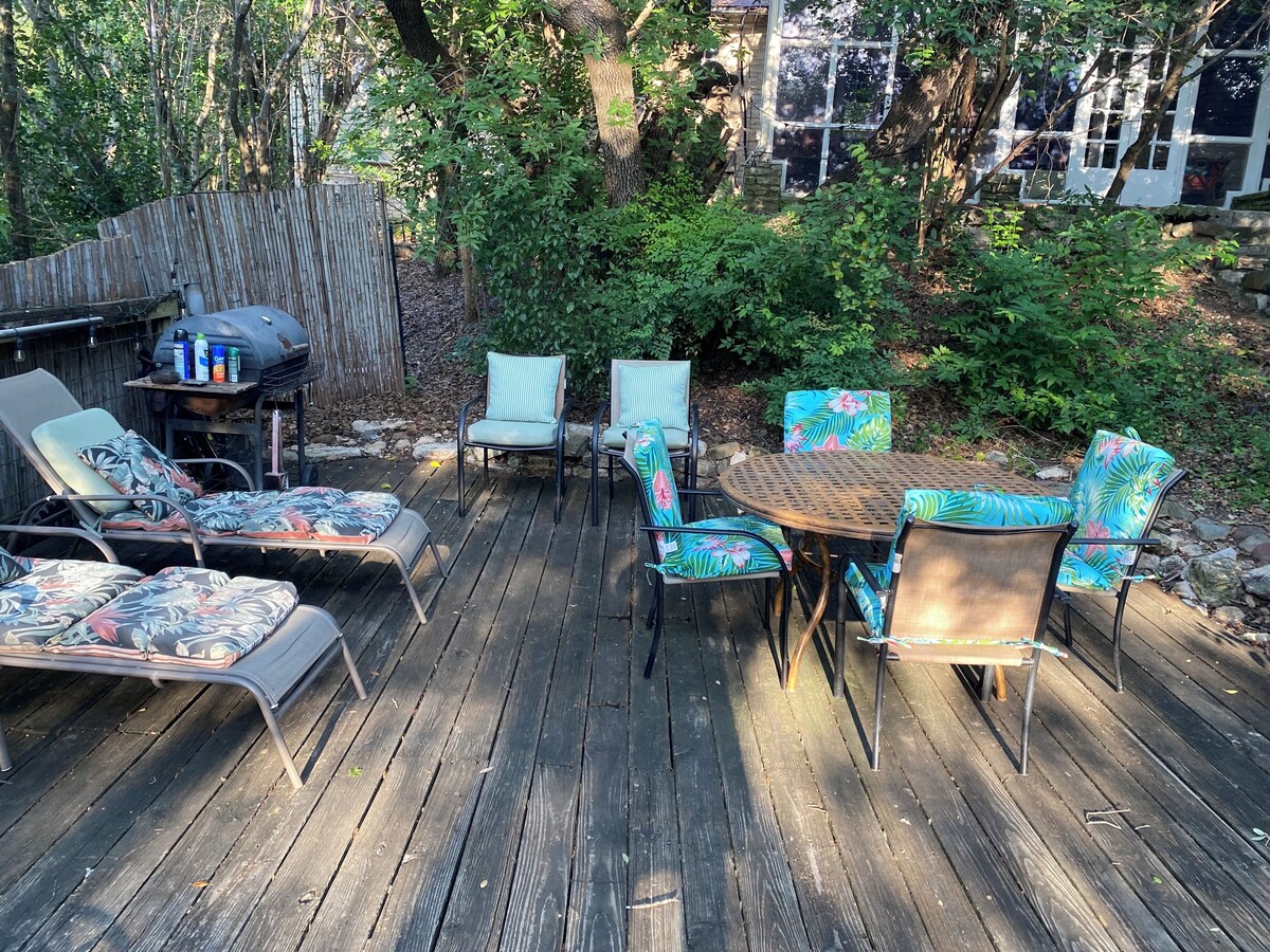Photo 23 of Cool Blue Private Pool! Rare Secluded 1940s Estate
