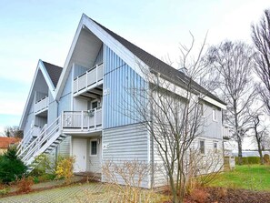 Unclassified image, 3 of 16, button