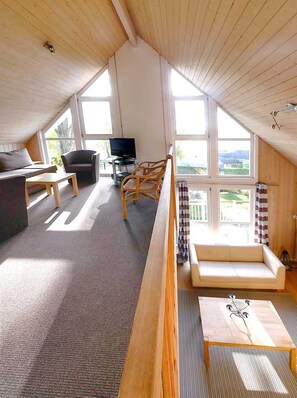 Unclassified image, 5 of 16, button