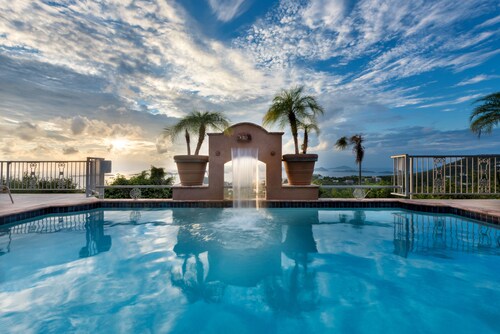Villa Capiz: Villa de luxe au sommet d'une colline avec piscine, jacuzzi et vue panoramique sur l'océan