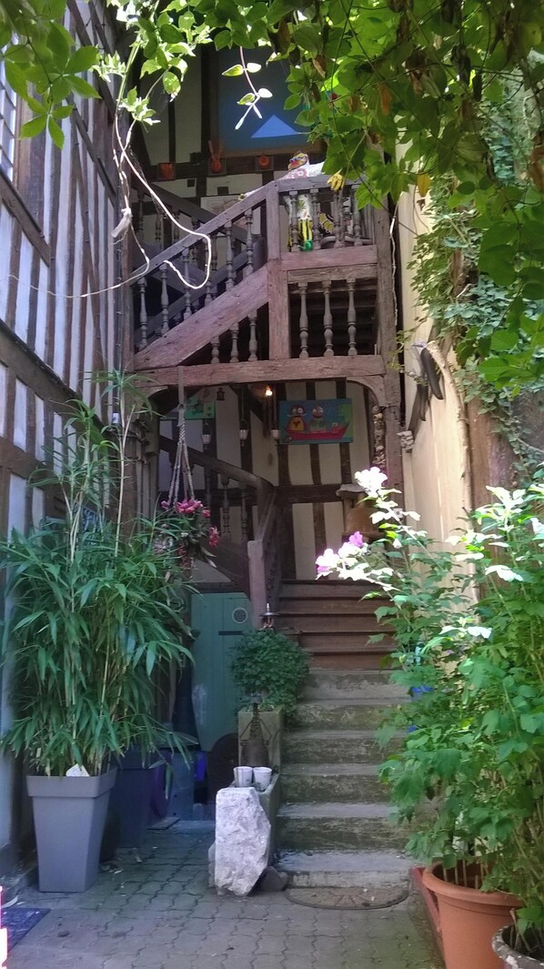 Exterior detail - Homerez - Charming apartment in Troyes with enclosed courtyard - 50 m² (Troyes)