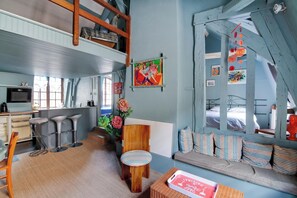 2 slaapkamers, een strijkplank/strijkijzer, reisbedje, gratis wifi