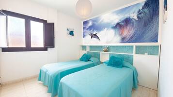 2 slaapkamers, een strijkplank/strijkijzer, gratis wifi, beddengoed