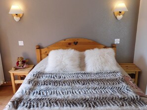 5 bedrooms, desk, iron/ironing board, travel crib - Chalet - VALLOIRE (Valloire)