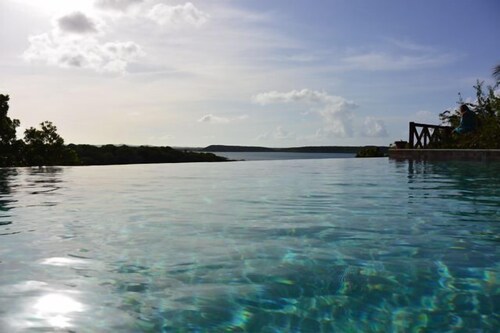 The Long House - Luxurious ocean front villa with stunning views - Sleeps 8