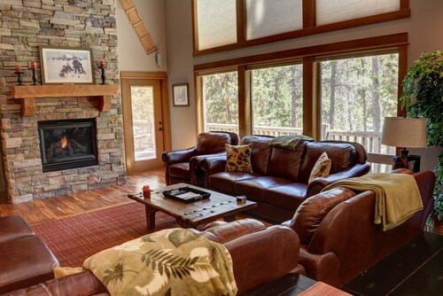 Premier Luxury Home with 7 BR/8 BA - LAST MINUTE DEAL FOR JULY 11-20, 2026!