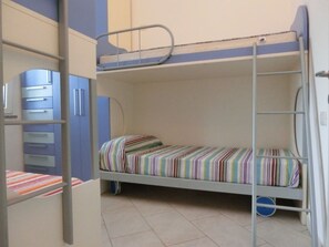 2 chambres, fer et planche Ă repasser, Wi-Fi, draps fournis