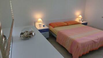 2 quartos, ferros/tábuas de passar roupa, Wi-Fi, roupa de cama