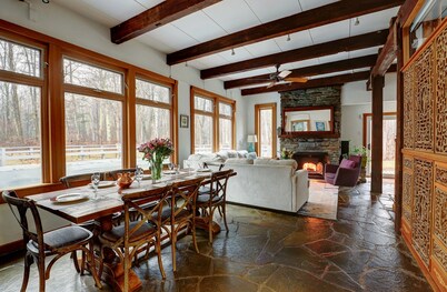 HOT TUB w/ POOL,  STREAM on 7 Acres, JUST 2 MINUTES FROM TOWN