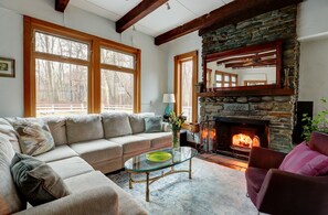 Televisor intel·ligent, llar de foc i reproductor de DVD 