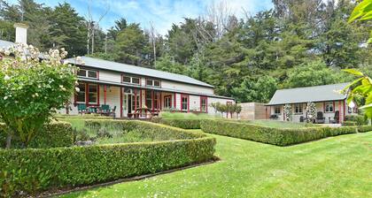 Ica Station Whare, (1 Bedroom Garden Cottage)