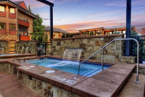 Piscina interna, piscina externa