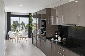 Fridge, microwave, oven, stovetop - Funchal Lux I, elegance in the center of the city (Funchal)