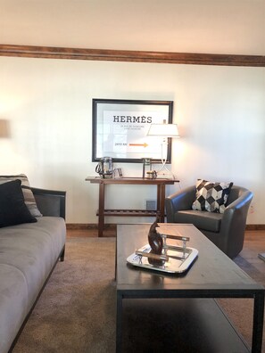 Smart TV, fireplace, toys, books