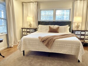 3 bedrooms, desk, iron/ironing board, free WiFi