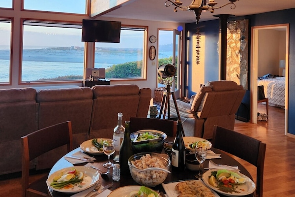 Yes, that is a bowl of freshly caught crab meat the middle of the table.