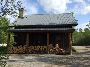 Exterior - Amazing Rental Nestled in the Wildness But Close to Town (Victor)